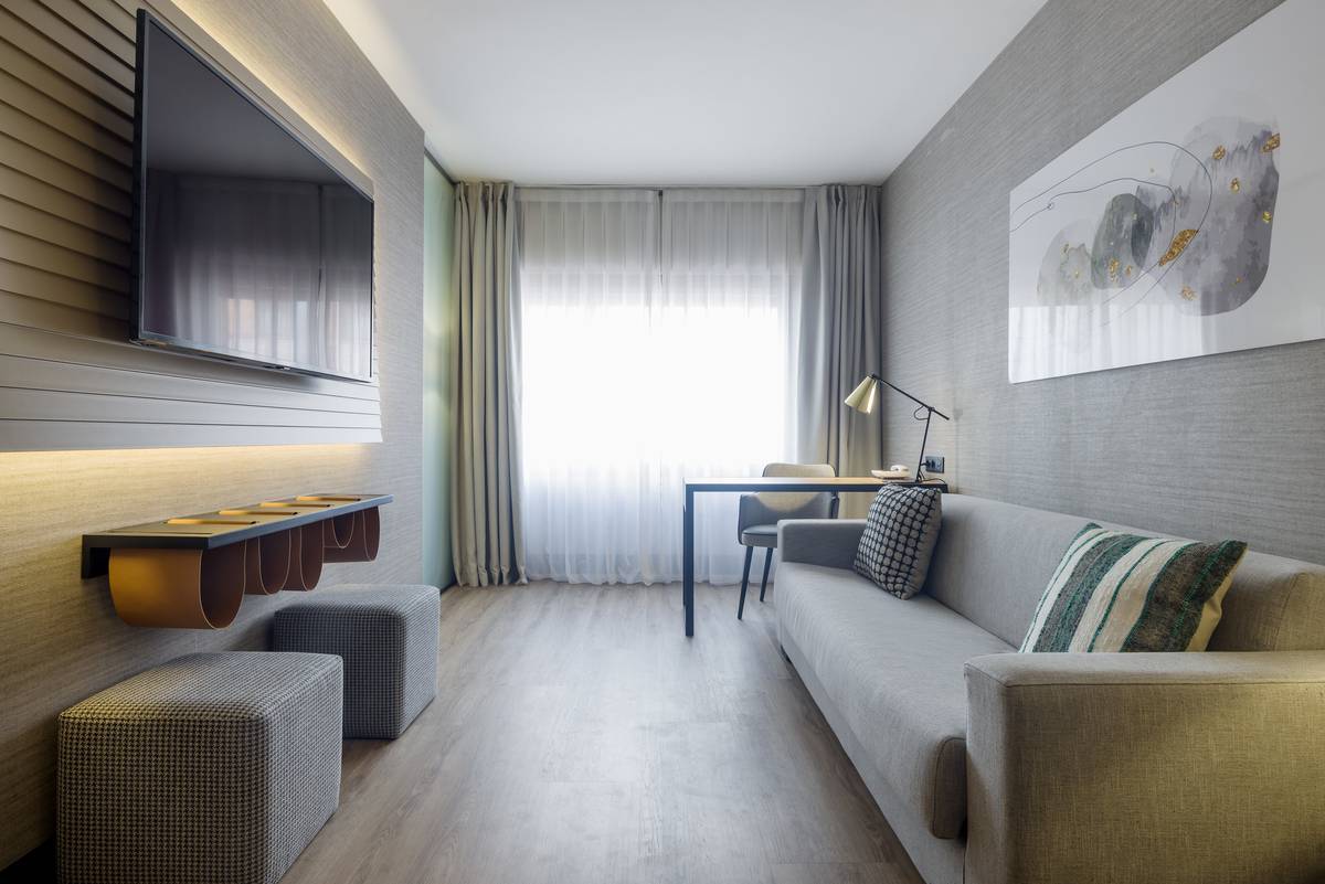 Quarto Hotel ILUNION Suites Madrid