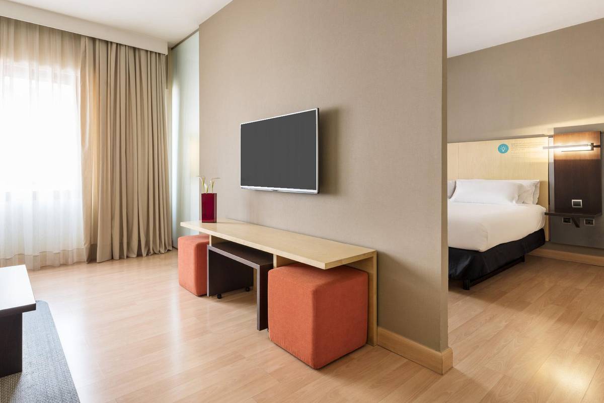 Quarto premium ilunion suites madrid Hotel ILUNION Suites Madrid