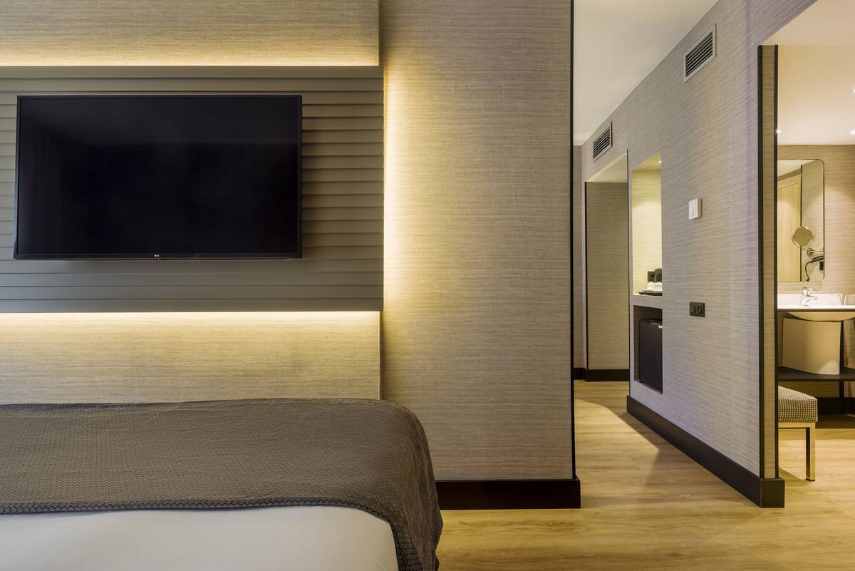 Quarto Hotel ILUNION Suites Madrid